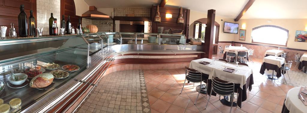 La Locanda Del Cavaliere Borgo Montello Bagian luar foto