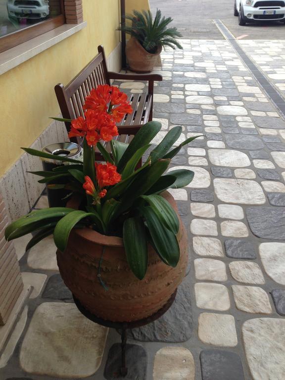 La Locanda Del Cavaliere Borgo Montello Bagian luar foto