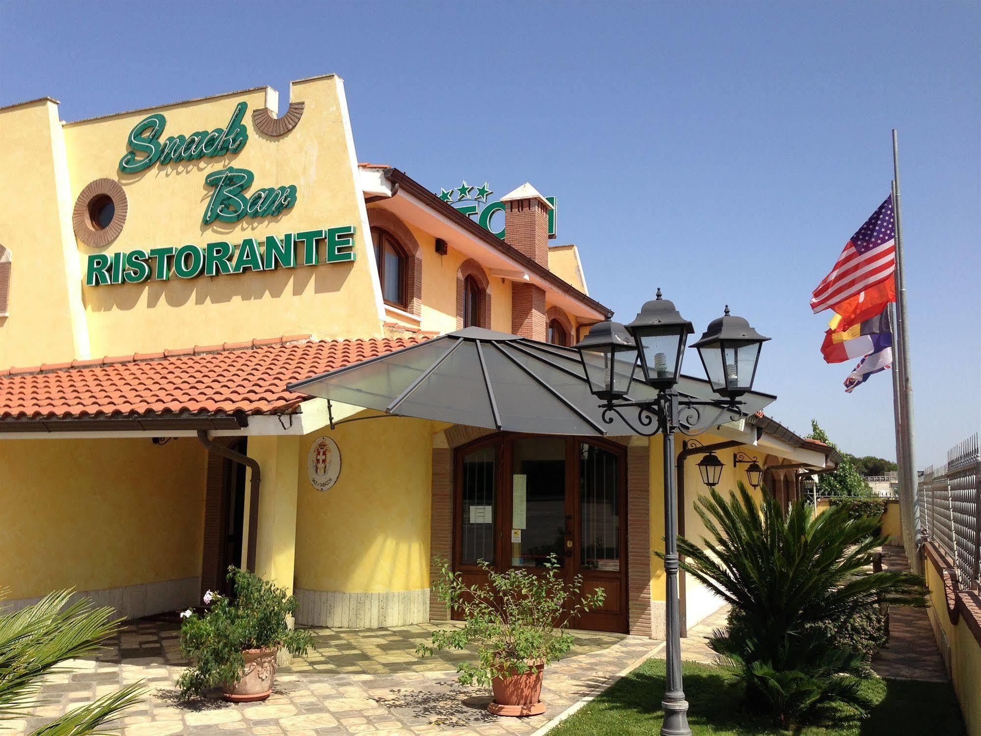La Locanda Del Cavaliere Borgo Montello Bagian luar foto